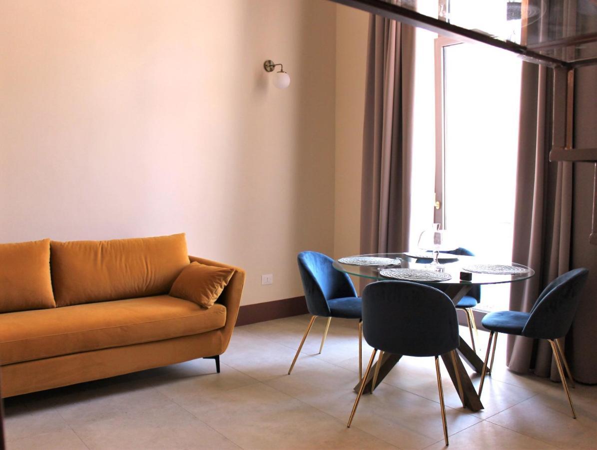 Appartamento Palazzo sul Corso Brindisi Esterno foto