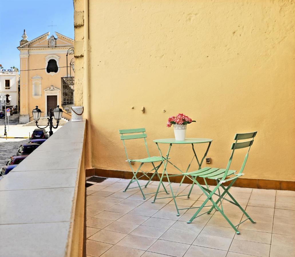 Appartamento Palazzo sul Corso Brindisi Esterno foto