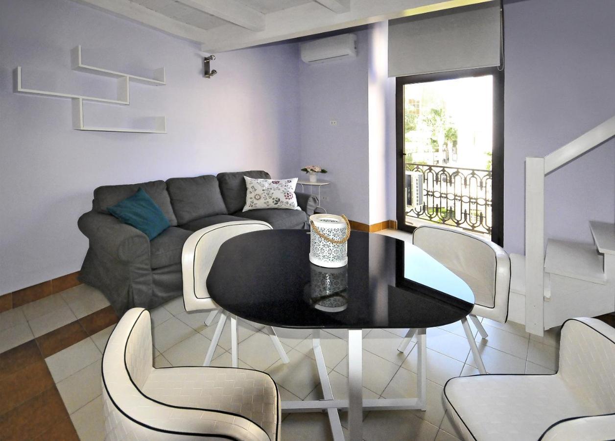 Appartamento Palazzo sul Corso Brindisi Esterno foto